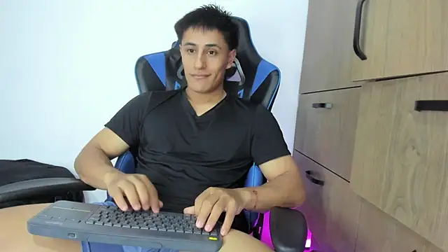 dorman boy online show from 11-25-25, 02:45