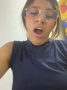 liahot69 online show from 05-28-26, 01:46