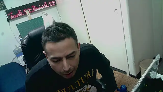 YoungStallionXL online show from 02-20-26, 07:21