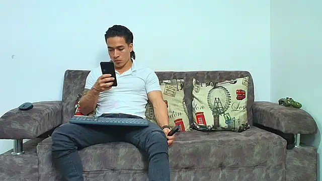 thebadboys05 online show from 04-18-26, 06:05