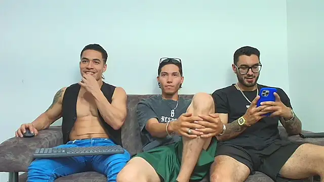 thebadboys05 online show from 12-18-25, 03:55