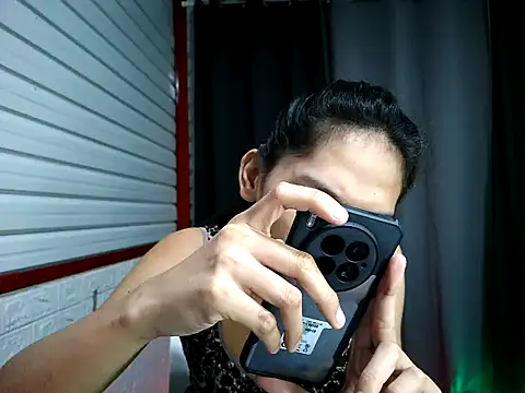 xwildflowerx online show from 11-19-25, 02:17