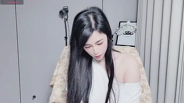 YunShan-33 online show from 11-29-25, 03:06