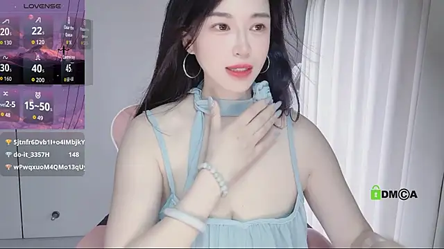 YunShan-33 online show from 05-17-26, 03:45