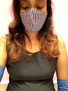 Queen-dhivya online show from 11-29-25, 05:57