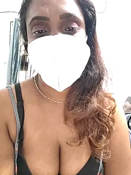 Queen-dhivya online show from 12-17-25, 10:20