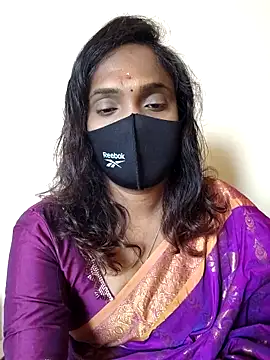 Queen-dhivya online show from 02-25-26, 05:40