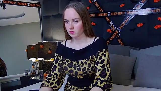 Snapshot of MollyMazer chatting on 11-02-25, 09:14 MollyMazer online show from 11-02-25, 09:14