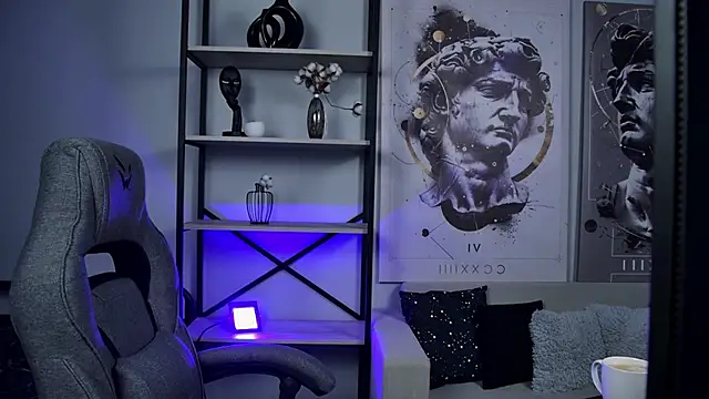 ElinVale online show from 03-10-26, 12:31