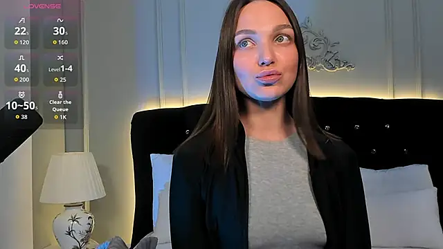 Vivian Vance online show from 11-05-25, 06:22