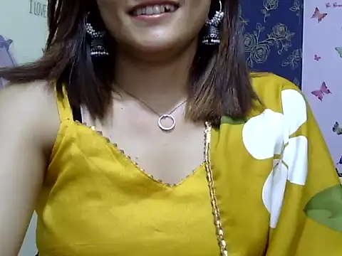 Snapshot of maira_33 chatting on 04-24-26, 07:43 maira 33 online show from 04-24-26, 07:43