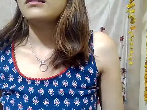 maira 33 online show from 11-09-25, 02:21