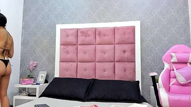 ailenaranda online show from 11-24-25, 12:38