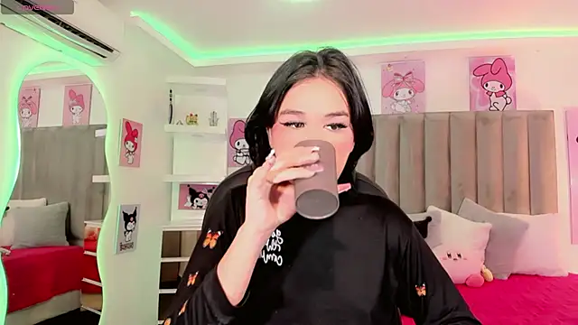 ClaudiaSophia online show from 01-12-26, 12:01