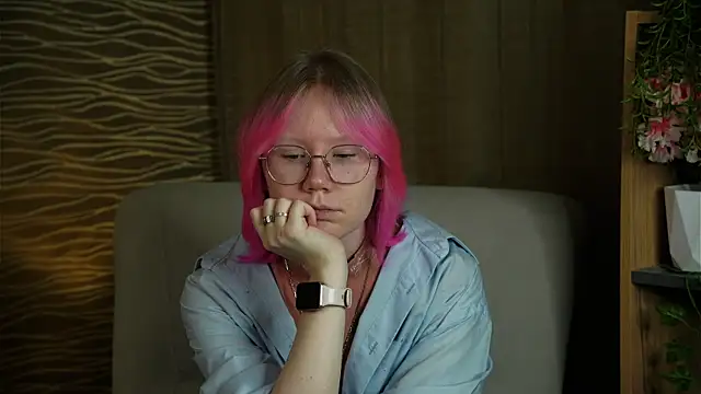 Snapshot of HanVertz chatting on 11-02-25, 05:23 HanVertz online show from 11-02-25, 05:23