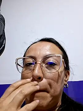 Snapshot of Lauryn_Jones chatting on 07-05-26, 02:16 Lauryn Jones online show from 07-05-26, 02:16