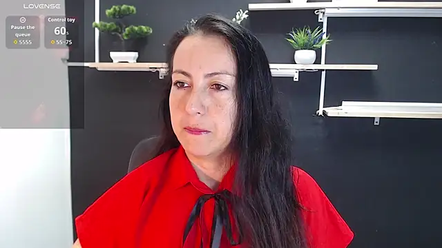 Snapshot of Lauryn_Jones chatting on 05-15-26, 06:06 Lauryn Jones online show from 05-15-26, 06:06