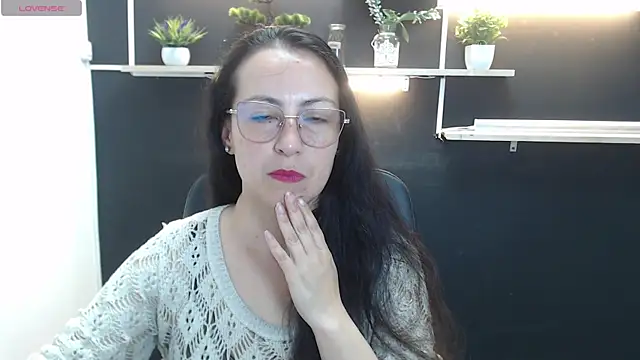 Lauryn Jones online show from 04-14-26, 07:19