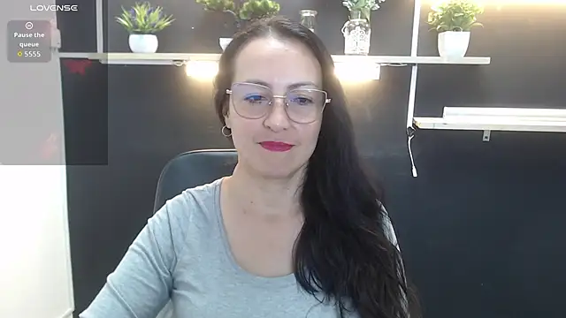 Lauryn Jones online show from 03-31-26, 04:20