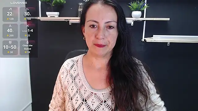 Snapshot of Lauryn_Jones chatting on 05-13-26, 05:42 Lauryn Jones online show from 05-13-26, 05:42