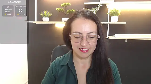 Snapshot of Lauryn_Jones chatting on 04-23-26, 03:57 Lauryn Jones online show from 04-23-26, 03:57