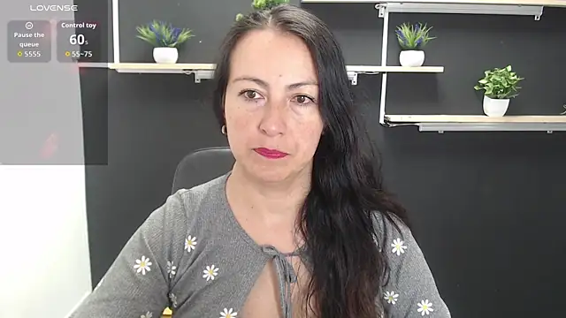 Snapshot of Lauryn_Jones chatting on 07-18-26, 05:43 Lauryn Jones online show from 07-18-26, 05:43