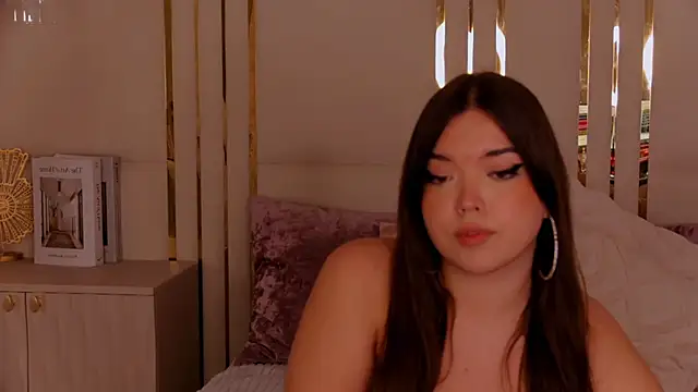 NaomiAster online show from 02-06-26, 01:07