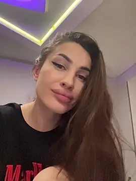 Muna Luu online show from 10-31-25, 10:05