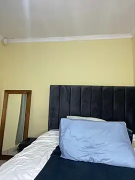 MiyaXo2 online show from 12-21-25, 02:13