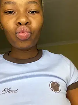 MiyaXo2 online show from 12-18-25, 02:27