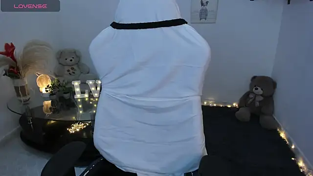 Valery stuart online show from 11-18-25, 09:29