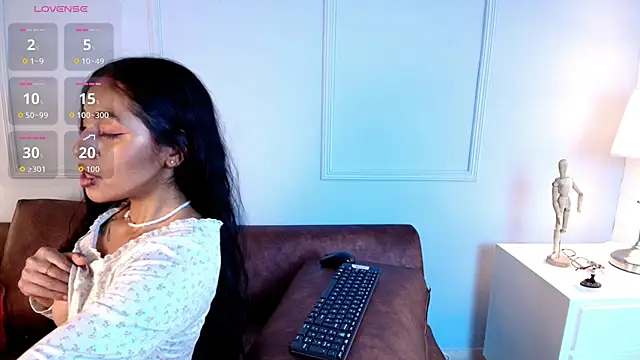 Auramoone online show from 11-07-25, 07:51