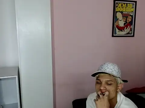 Snapshot of bad_boy_hottx chatting on 10-31-25, 09:32 bad boy hottx online show from 10-31-25, 09:32