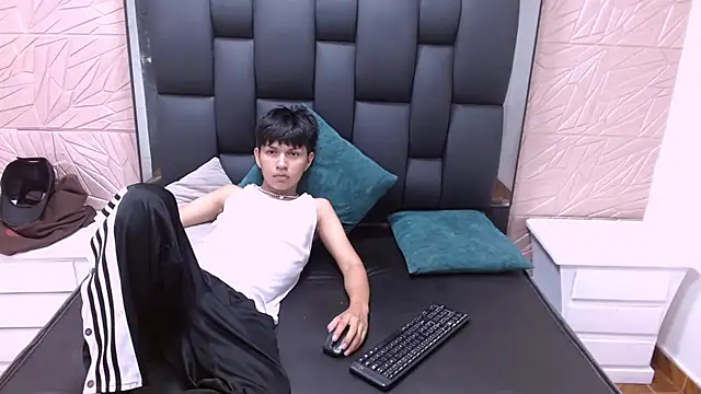 Snapshot of Mortelle_ chatting on 01-09-26, 08:16 Mortelle online show from 01-09-26, 08:16