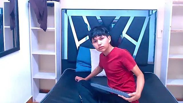 Snapshot of Mortelle_ chatting on 01-15-26, 12:08 Mortelle online show from 01-15-26, 12:08