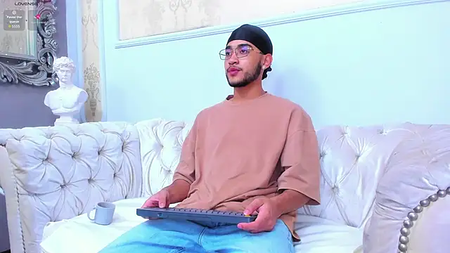 Snapshot of MatteoRicci_ chatting on 11-04-25, 07:39 MatteoRicci online show from 11-04-25, 07:39