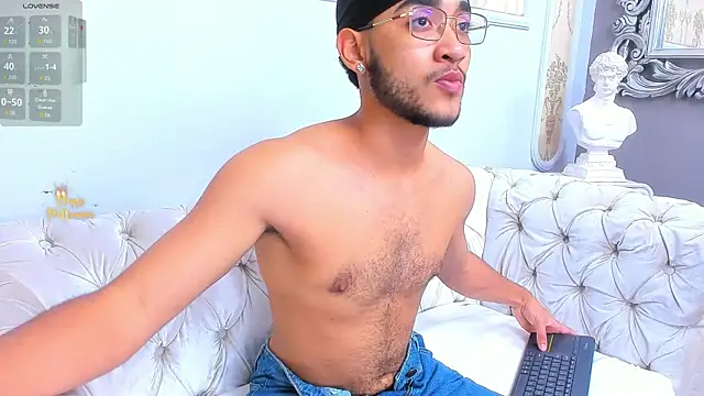 Snapshot of MatteoRicci_ chatting on 11-03-25, 08:01 MatteoRicci online show from 11-03-25, 08:01