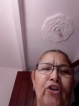 Snapshot of Cessi50 chatting on 11-12-25, 05:06 Cessi50 online show from 11-12-25, 05:06