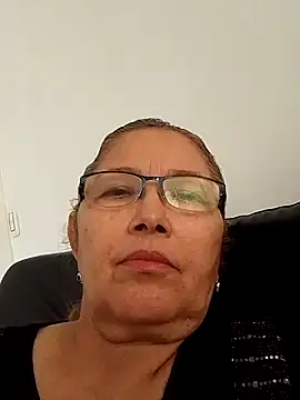 Snapshot of Cessi50 chatting on 11-21-25, 03:44 Cessi50 online show from 11-21-25, 03:44