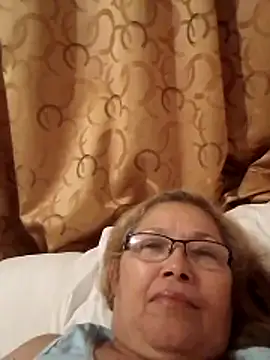 Snapshot of Cessi50 chatting on 11-29-25, 02:44 Cessi50 online show from 11-29-25, 02:44