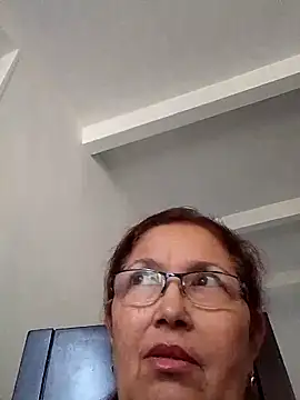 Snapshot of Cessi50 chatting on 02-13-26, 09:04 Cessi50 online show from 02-13-26, 09:04