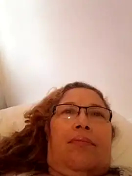 Snapshot of Cessi50 chatting on 12-17-25, 11:48 Cessi50 online show from 12-17-25, 11:48