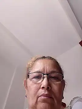 Snapshot of Cessi50 chatting on 11-11-25, 04:13 Cessi50 online show from 11-11-25, 04:13