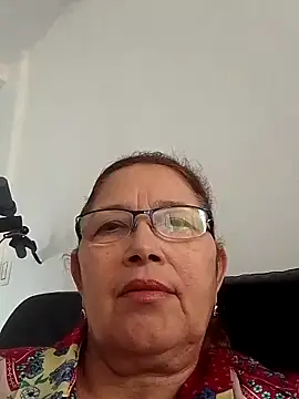 Snapshot of Cessi50 chatting on 02-18-26, 04:14 Cessi50 online show from 02-18-26, 04:14