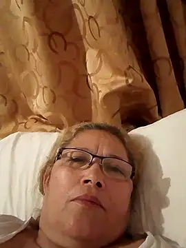 Snapshot of Cessi50 chatting on 11-18-25, 12:04 Cessi50 online show from 11-18-25, 12:04