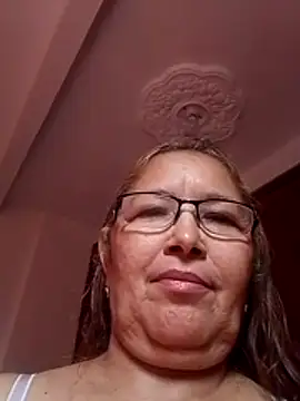 Snapshot of Cessi50 chatting on 11-15-25, 05:17 Cessi50 online show from 11-15-25, 05:17