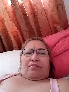 Snapshot of Cessi50 chatting on 11-18-25, 04:21 Cessi50 online show from 11-18-25, 04:21