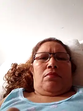 Snapshot of Cessi50 chatting on 02-12-26, 02:17 Cessi50 online show from 02-12-26, 02:17