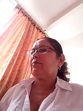 Snapshot of Cessi50 chatting on 02-21-26, 05:26 Cessi50 online show from 02-21-26, 05:26