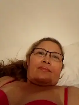 Snapshot of Cessi50 chatting on 12-15-25, 01:55 Cessi50 online show from 12-15-25, 01:55